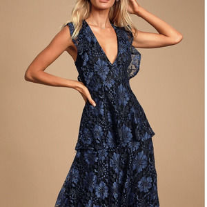 Lulus Blue Lace Ruffled Tiered Sleeveless Midi Dress Size Medium